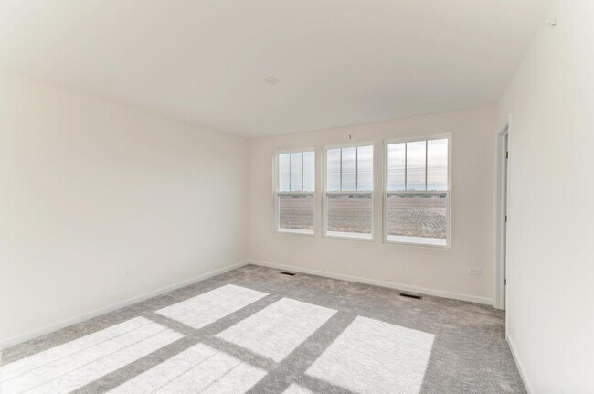 Building Photo - 5956 Hawkweed Dr