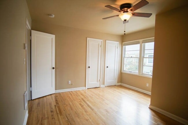 Building Photo - In the Heart of NW-Mid-Century 2Bdr Lives Like a Little House!