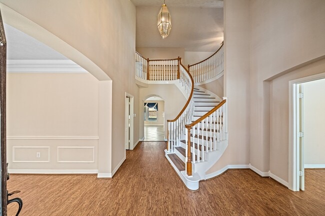 Building Photo - 9306 Lochflora Dr