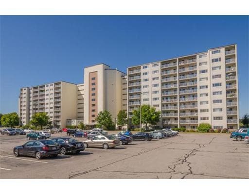 Building Photo - 200 Cove Way