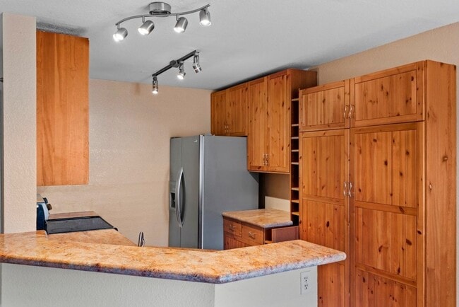 Building Photo - Stylish 1-Bed Condo with Balcony, Garage & Resort-Style Amenities in Mira Mesa