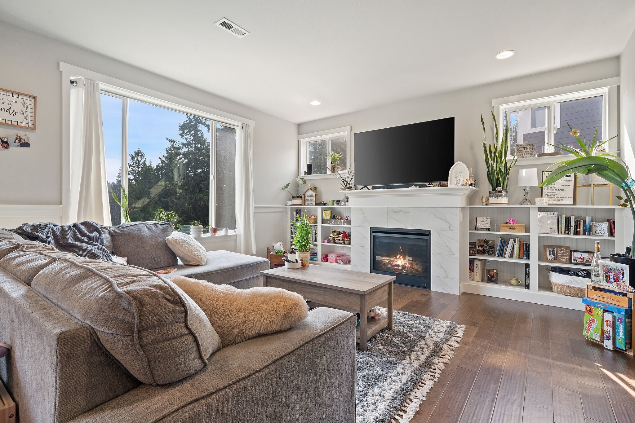 Great Room (view #3) - 1182 NE Sockeye Ct