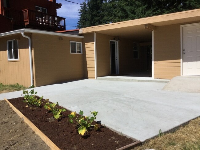 Building Photo - Charming 2-Bedroom Home in Prime Pecks Dri...
