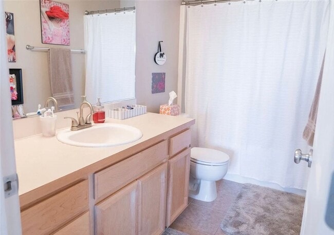 Building Photo - Spacious 4-Bedroom Home with Large Gated Yard Near Cheney & Spokane!