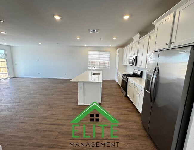Building Photo - 8772 Oldfield Wy