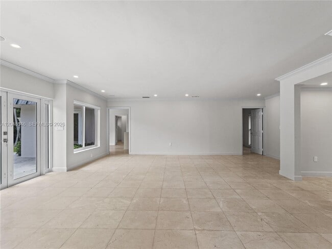 Building Photo - 651 S Mashta Dr