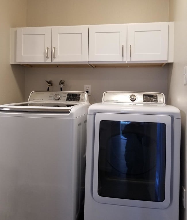 Building Photo - The Grove