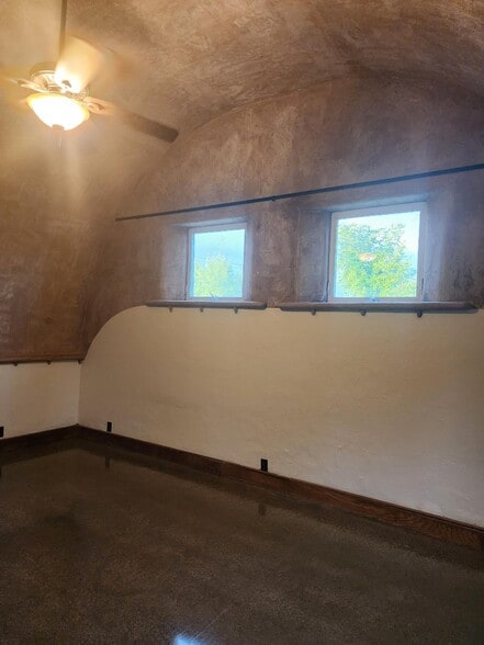 Building Photo - 353 Etna Rd