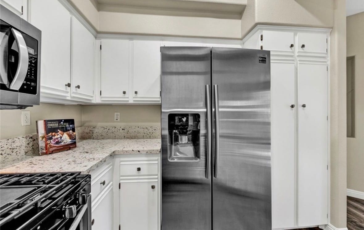 Building Photo - 8028 E Far Canyon Way