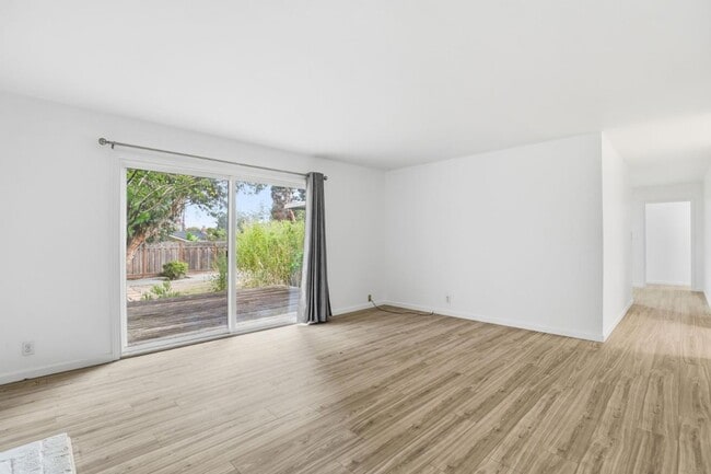 Building Photo - 20161 Cherry Ln