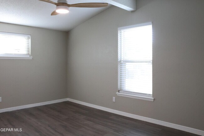 Building Photo - 6704 La Cadena Dr