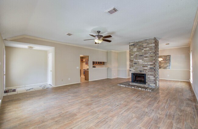 Building Photo - 9430 Halkirk St