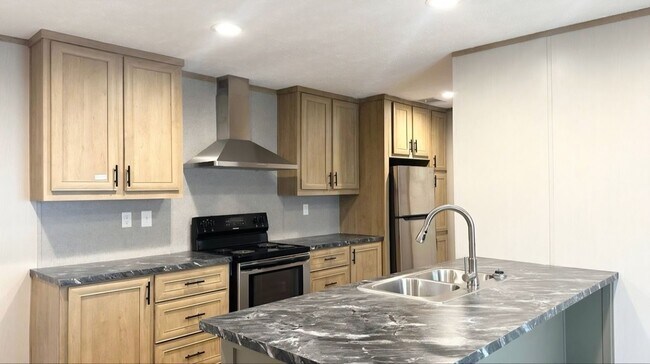Building Photo - 217 Mountain Dr SW