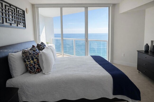 Building Photo - 16699 Collins Ave