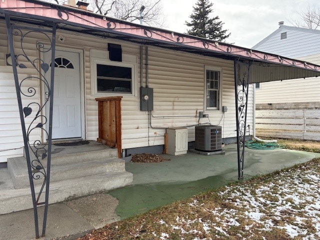 Building Photo - 720 E 15th St