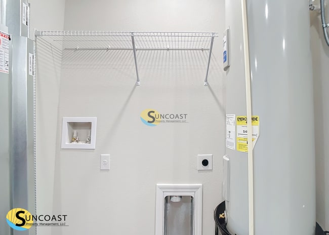 Building Photo - 1145 S Apopka Ave