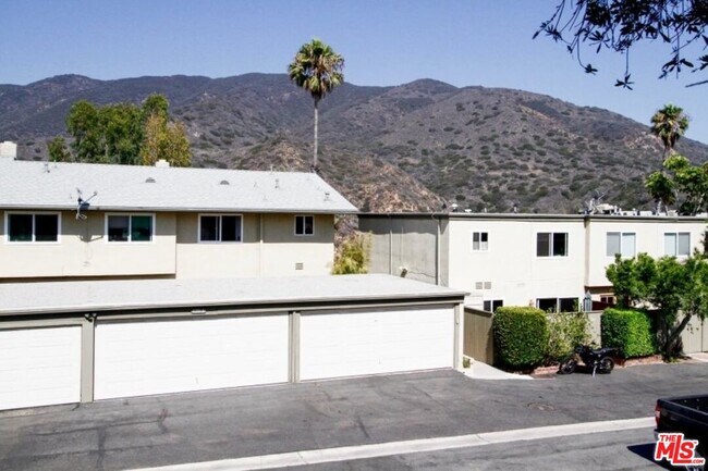 Building Photo - 6200 Tapia Dr
