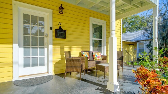 Building Photo - 14 Sanchez Ave