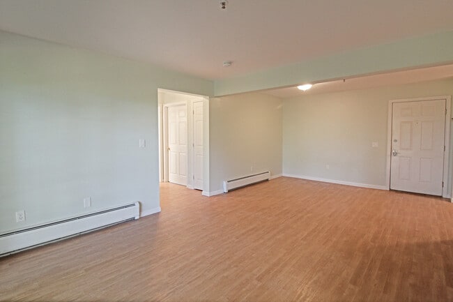 Building Photo - 285 Hildred Dr