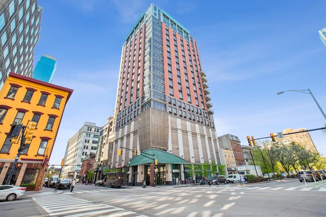Building Photo - 105 Greene St