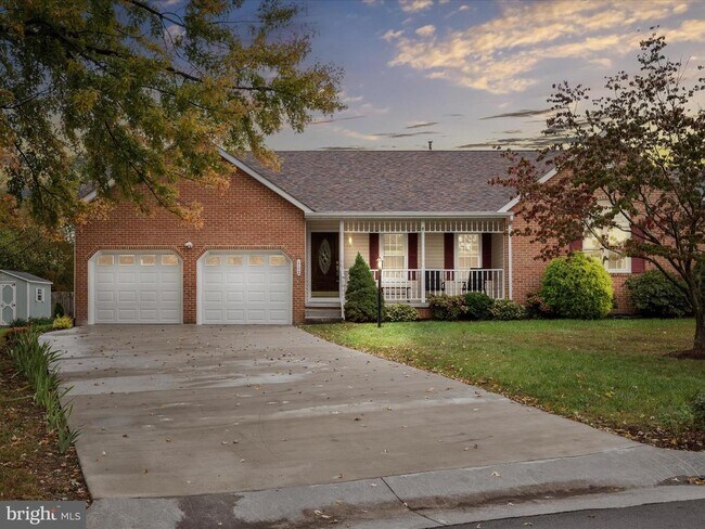 Building Photo - 112 Jefferson Ct