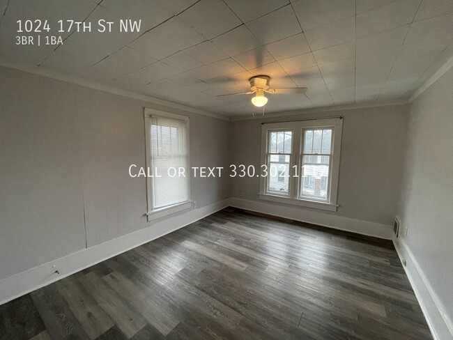 Building Photo - Large three bedroom one bathroom home for ...