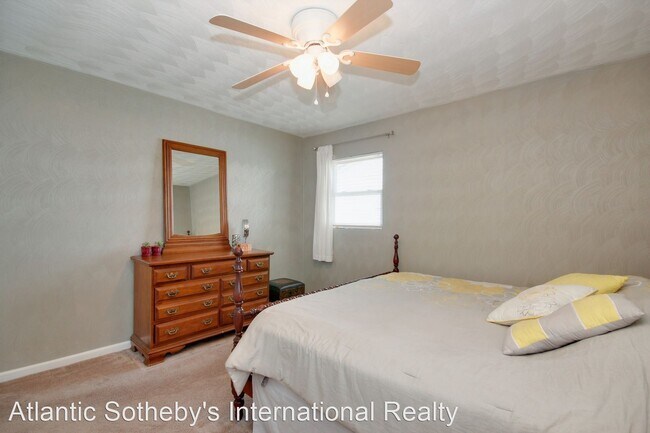 Building Photo - 3 br, 1 bath House - 1313 Great Bridge Blvd