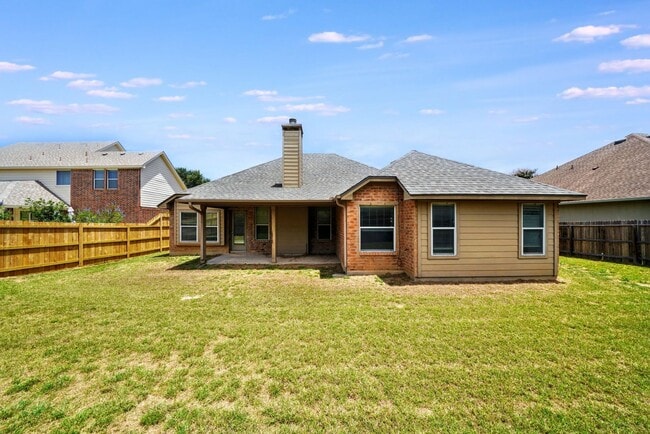 Building Photo - Stunning 4-Bedroom Home in Live Oak Hills,...