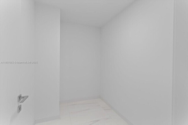 Building Photo - 300 Biscayne Blvd Way
