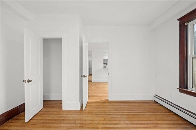 Building Photo - 183 Vernon St