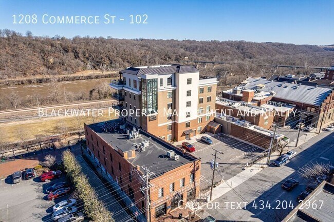 Building Photo - 1208 Commerce St