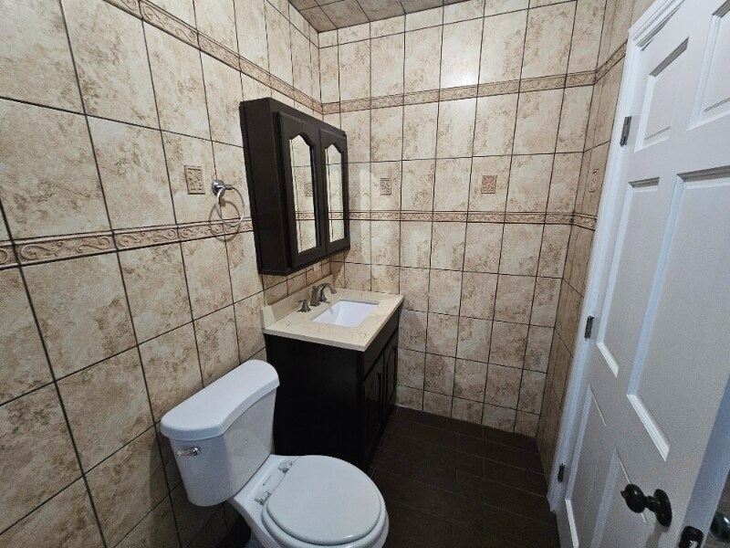 Building Photo - 2811 N Wilmington Ave