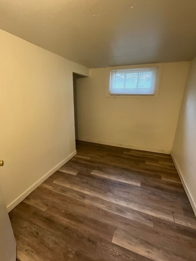 Building Photo - ar808 / ar806 53rd