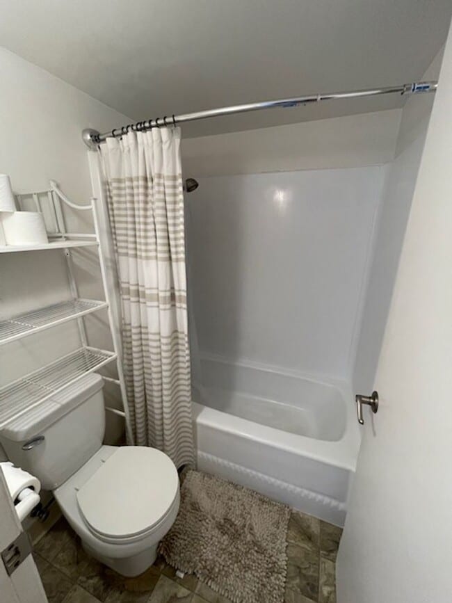 Building Photo - Beautiful 1 bedroom with large lanai & amazing views!