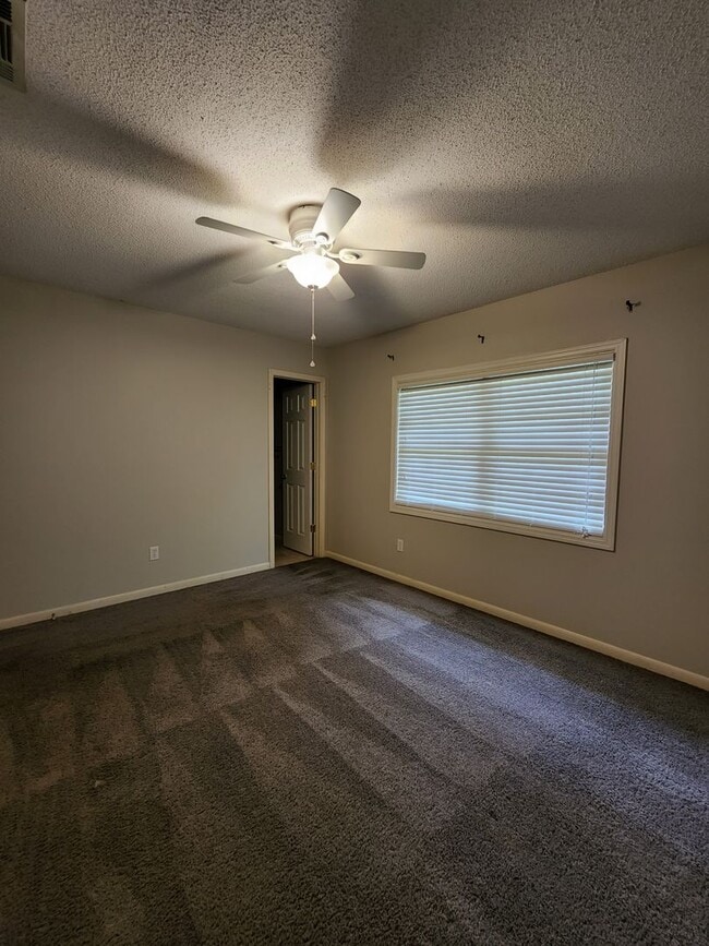 Building Photo - Foxhill Commons Subdivision