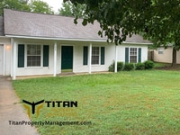 Building Photo - 3b/2b House