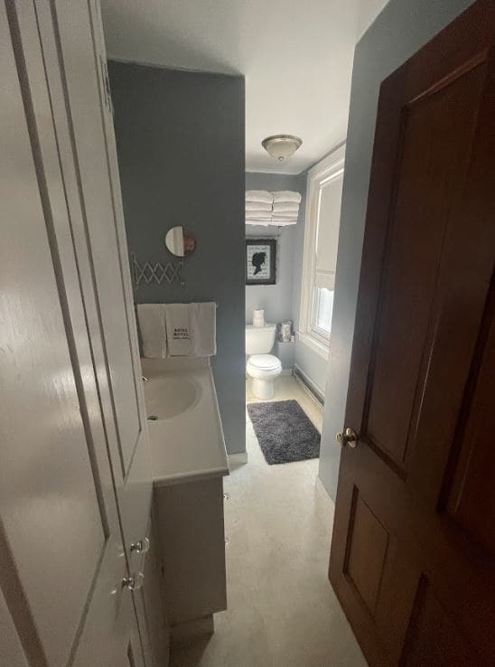 Bathroom - 320 Gay St