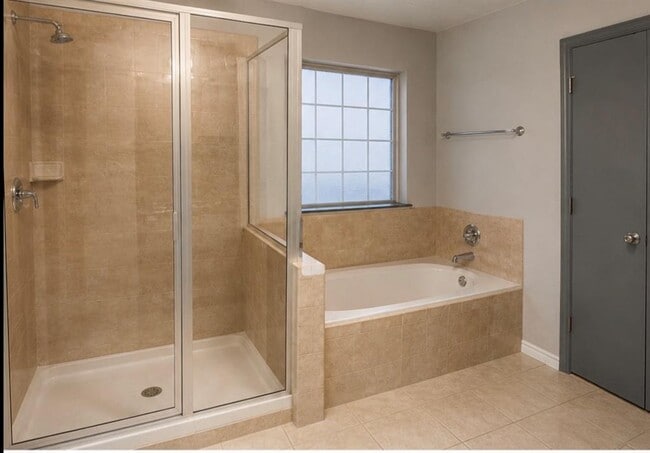 Building Photo - 9217 Forest Cove Cir