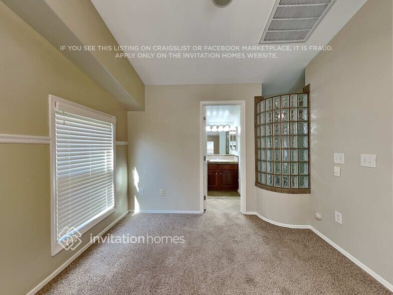 Building Photo - 5727 S 21st Terrace