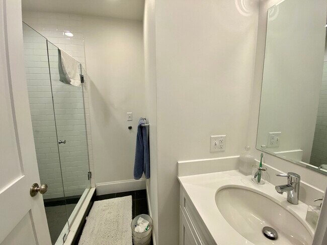 Building Photo - 405 S Huntington Ave