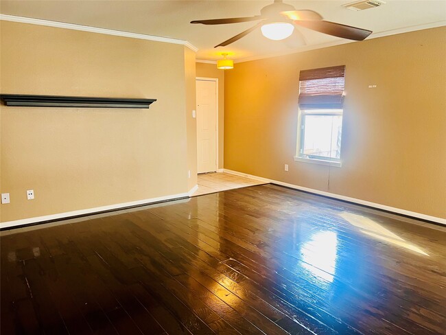 Building Photo - 6423 Mildenhall Ct