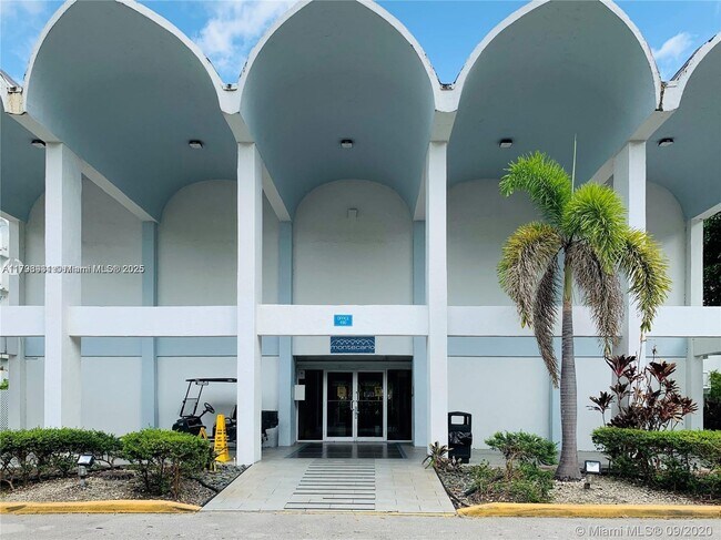 Building Photo - 488 NW 165th St