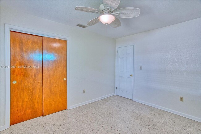 Building Photo - 120 Coquina St