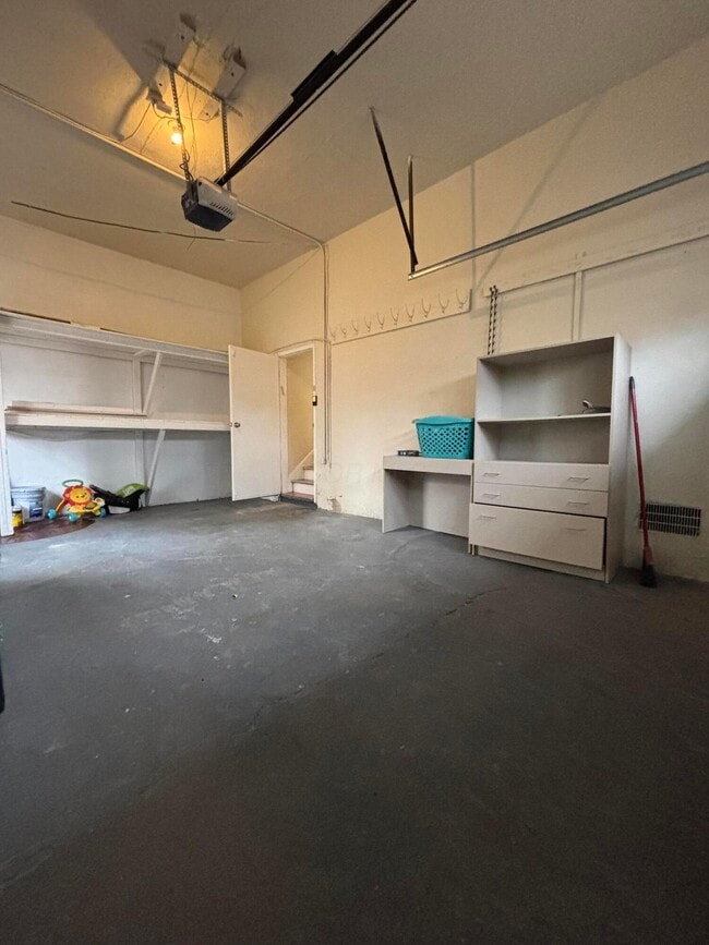 Building Photo - 514 Enfield Rd