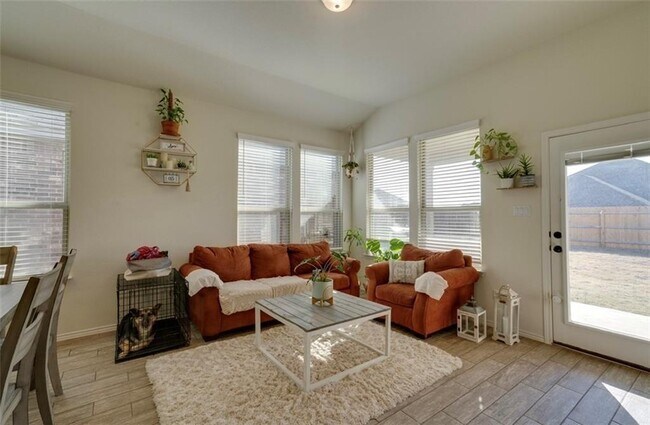 Building Photo - 401 Duroc Dr
