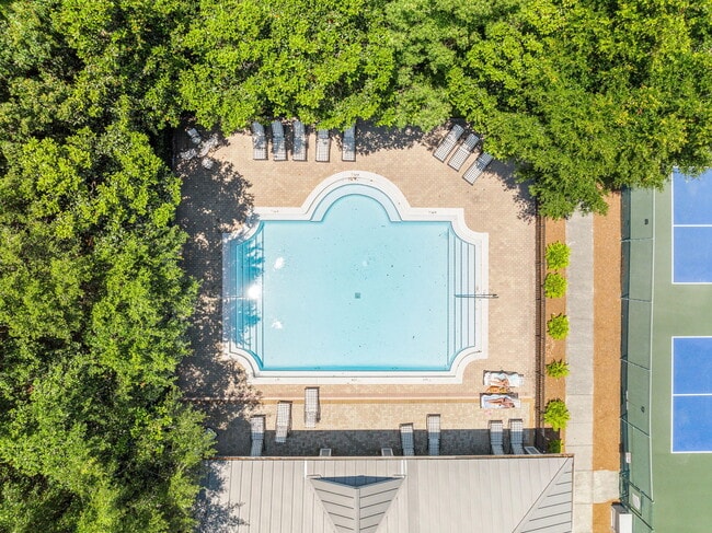 Building Photo - 1732 W County Hwy 30A