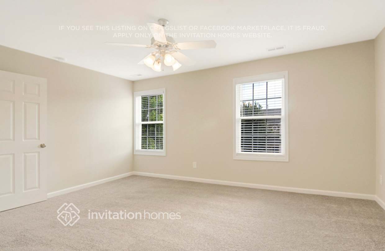 Building Photo - 2349 Lazy River Dr