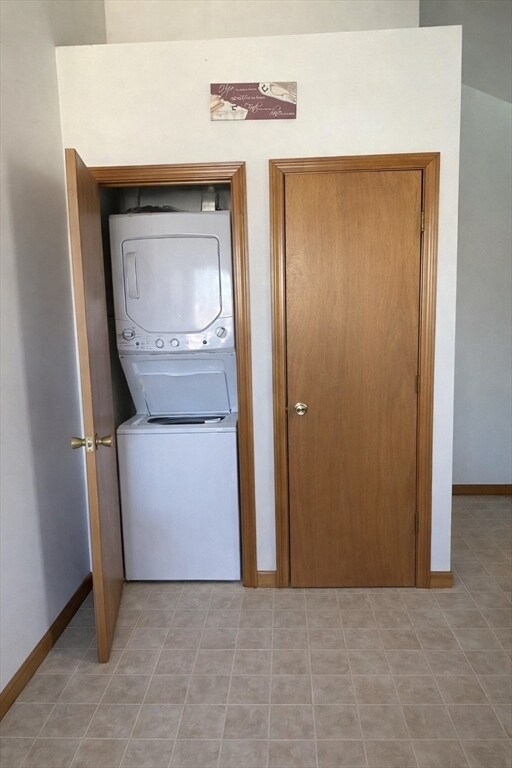 Building Photo - 74 Lakewood St