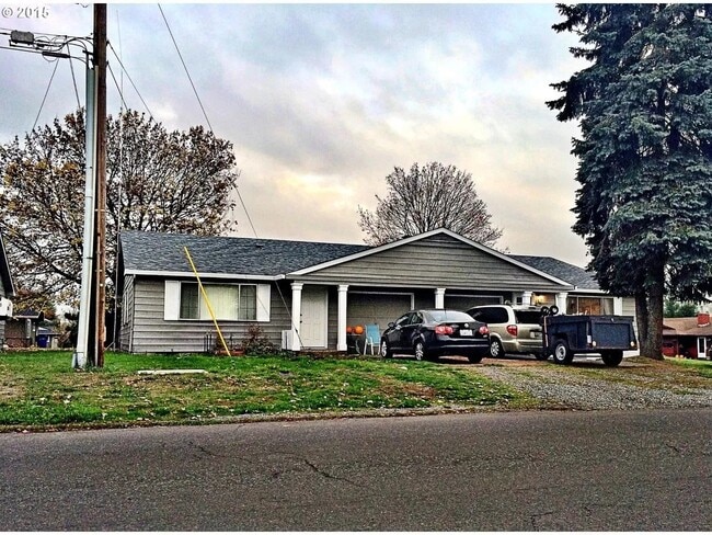 Building Photo - 407 SE 117th Ave