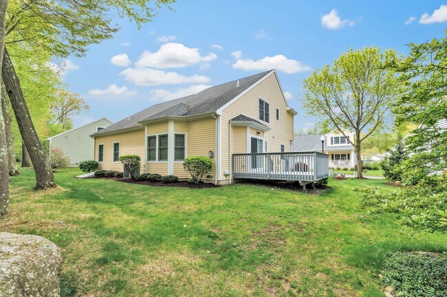 Building Photo - 70 Maple Oak Dr